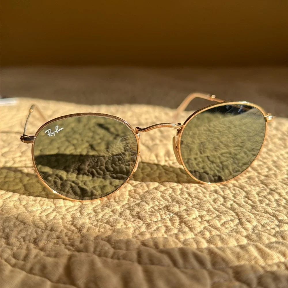 Ray-Ban Round Gold Frame Sunglasses with Black Lenses - Picture 2 of 4